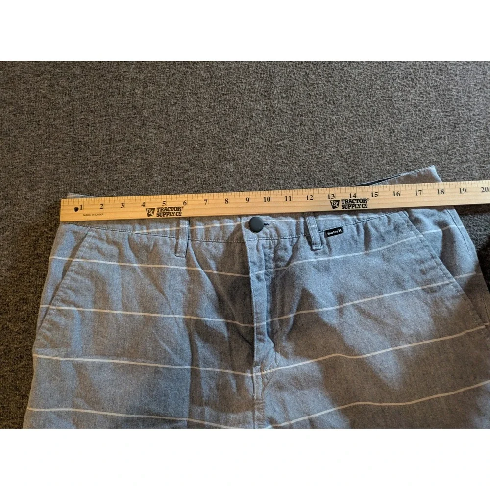 Hurley Shorts Mens Golf Chino Size 36 Blue Striped Flat Front F9692-00
